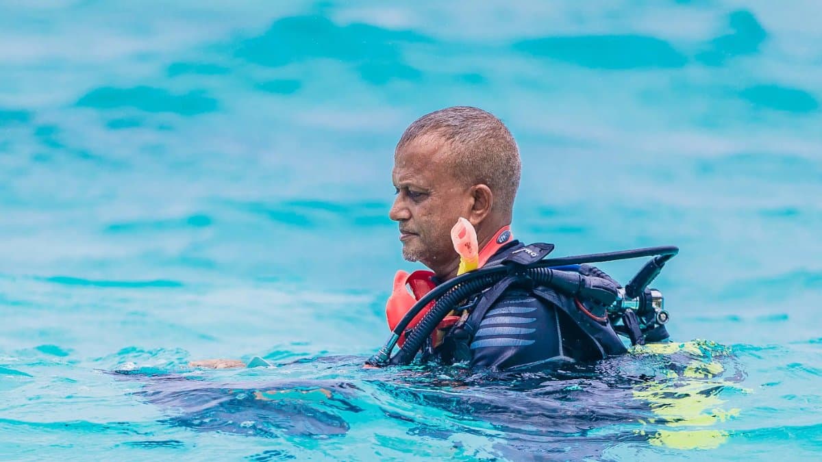 ފައްޔާޒުގެ ހިމޭން ފީނުން: ބައްޕަގެ ހަނދާނާއި ބަލައި ފޫހި ނުވި މަންޒަރު